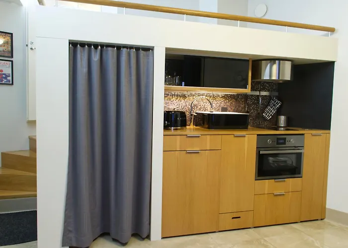 Apartment Chic In Historic Kruununhaka,